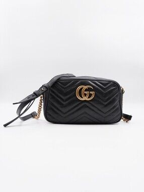 CJ39 ❤️ Gucci GG Marmont leather crossbody bag